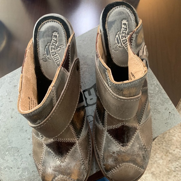 New in box freebird beetle clog size 8 - Picture 5 of 6